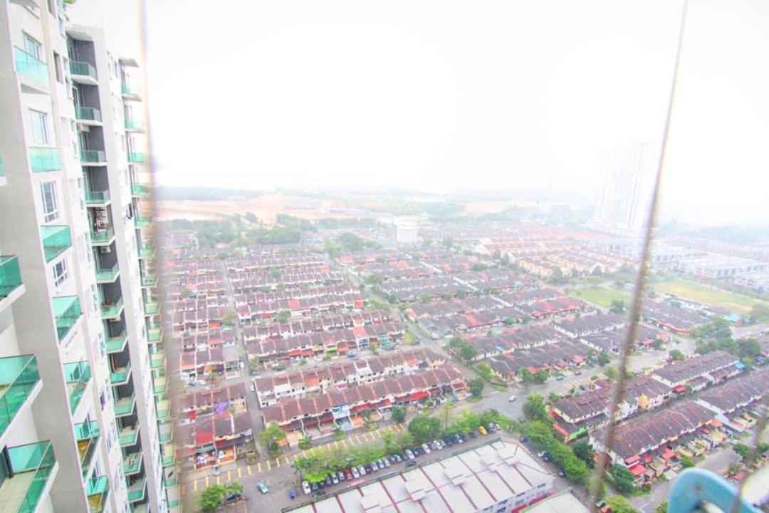 D'Calton Seaview Apartment Джохор-Бару Экстерьер фото